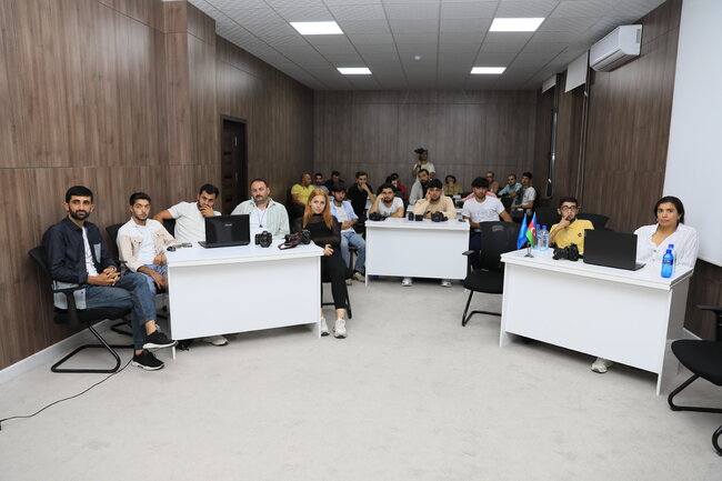 Gənc fotoqraflar üçün düşərgə başa çatıb