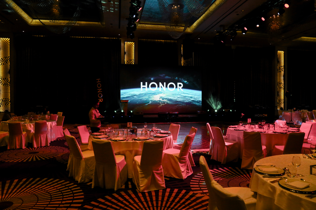 HONOR brendinin 5 illiyi və inkişaf strategiyası təqdim olundu