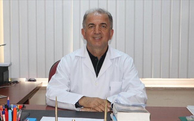 Türkiyəli professor: "Yoluxma azalmasa, qapanmaya getməli olacağıq"