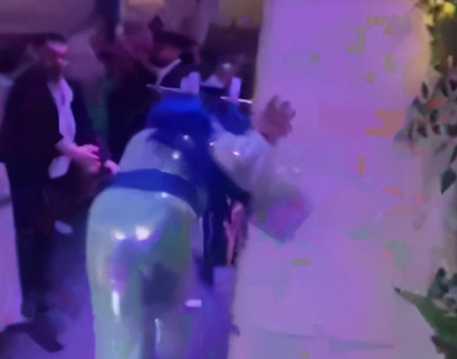 Murat Övüç səhnədə yıxıldı: "Mənə nəzər dəydi"