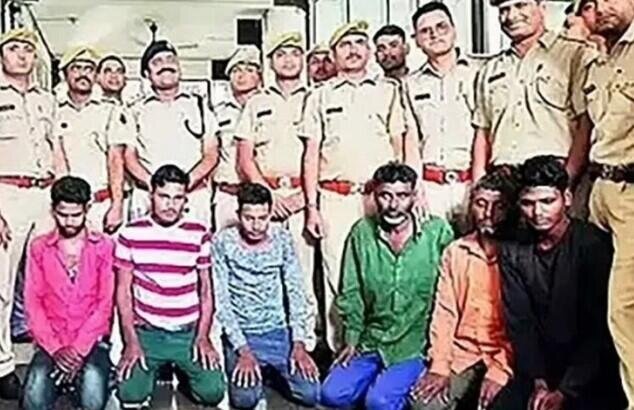 14 yaşlı qızı diri-diri yandırdılar - FOTO