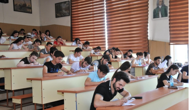 "Müvəffəqiyyət rəmzi" universiteti 4 il oxumağa ehtiyac varmı?