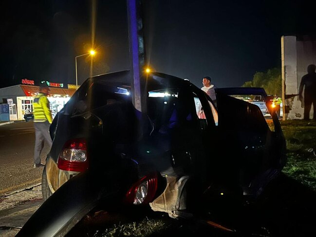 Ağcabədidə DƏHŞƏTLİ QƏZA: "Lada Priora" iki yerə bölündü - Ölən var - FOTO