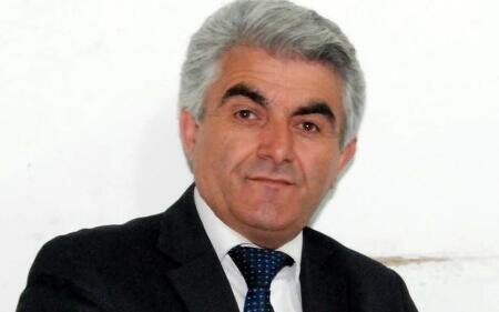 Bakıda tanınmış şair küçədə özündən getdi, sonra... - FOTO