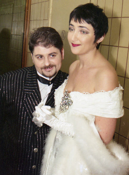 Rusiyalı müğənni boşanandan sonra ərinin fırıldaqçılığı barədə öyrənib – FOTO