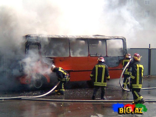 Zaqatalada avtobus yandı