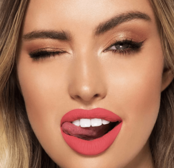 Qadınların ən sevdiyi makiyaj vasitəsi - Trend dodaq boyaları