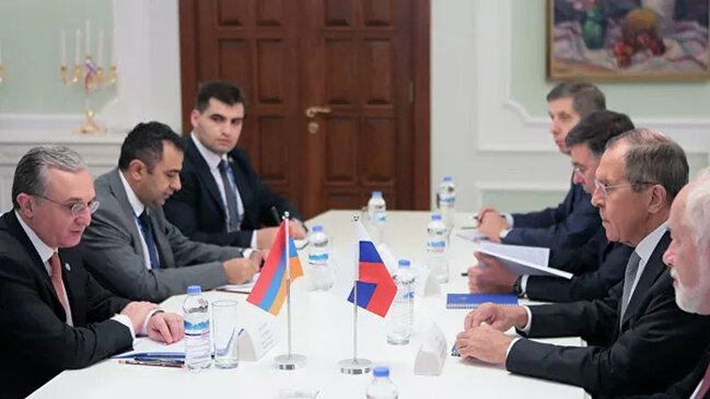 Lavrov Ermənistanın XİN başçısıyla görüşdü