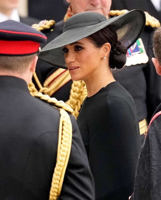 Kraliçanın dəfnində Diana izləri...