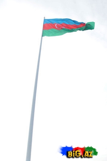 Ən böyük bayrağımız havaya qaldırıldı - FOTO
