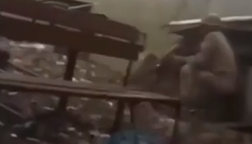 Azərbaycan əsgəri ilə qarşılaşan erməni əsgər görün nə etdi - FOTO