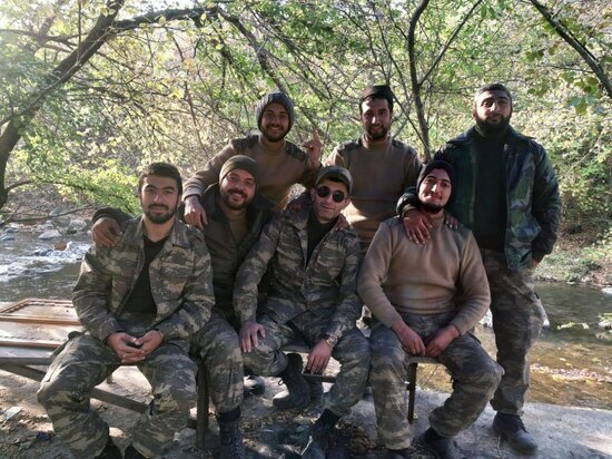 İnternatda böyüyən qəhrəmanımız məşhur FOTOLARından DANIŞDI