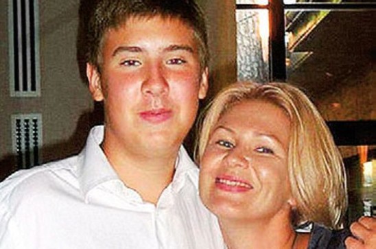 Milyarder oğlu anasını vəhşicəsinə öldürdü: "Mənimlə cinsi əlaqədə..."