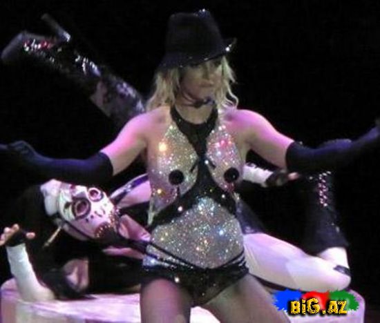 Britney Spearsın dönüşü 'möhtəşəm' oldu... 