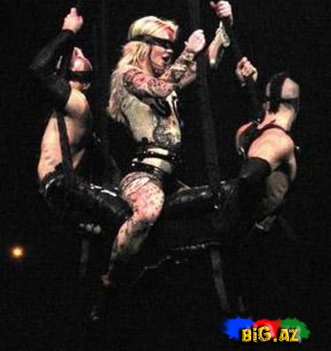 Britney Spearsın dönüşü 'möhtəşəm' oldu... 