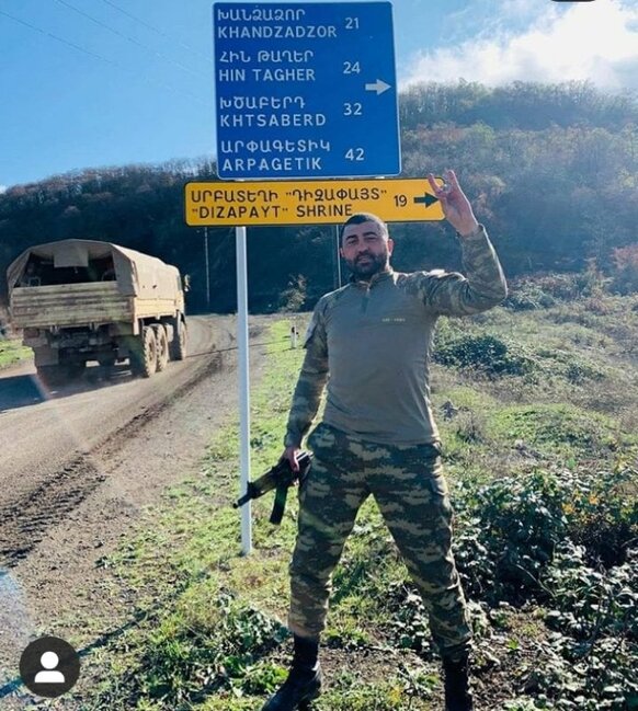 Lalə Məmmədova cəbhədə döyüşən müğənnidən yazdı