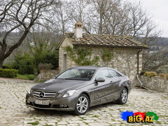Mercedes-Benz E-Class Coupe - Front Angle 2010
