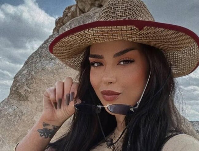 Türkiyəli aktrisa rəfiqəsini bıçaqlayıb öldürdü - FOTO