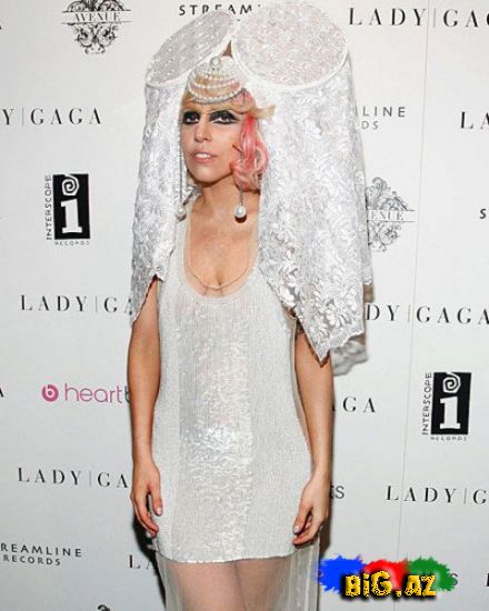 Lady Gaganın ən dəli kostyumları