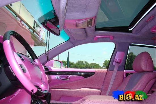 Lexus LX 460 L (Pink)