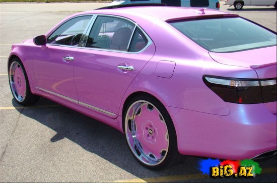 Lexus LX 460 L (Pink)