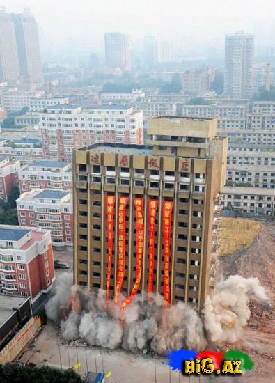 Çində binanın çökməsi