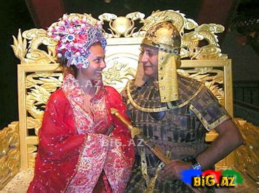 Məşhur rəqqasə Oksana Rəsulova nişanlandı