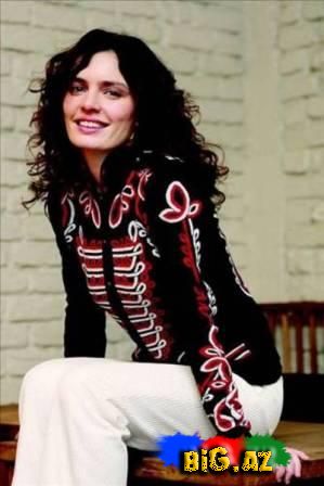 Məşhurlar hansı məktəbdən məzun