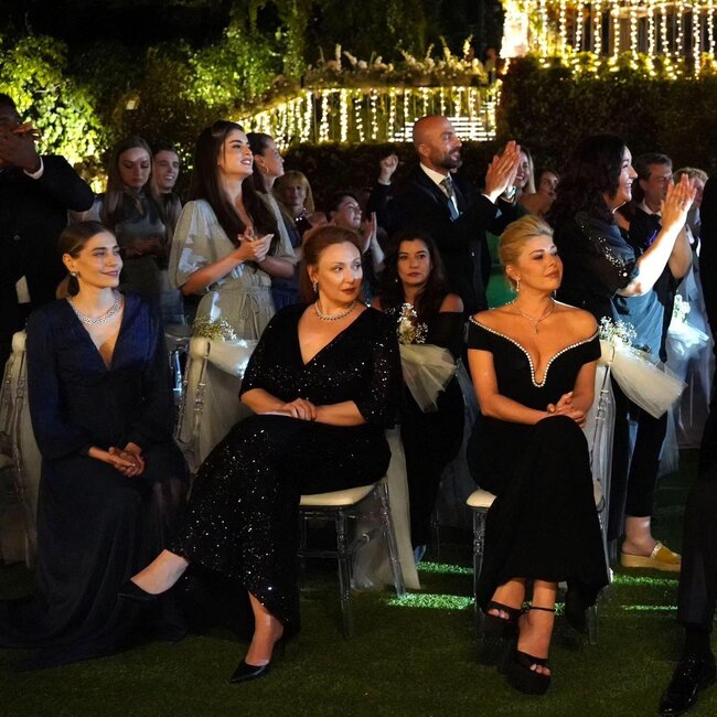 Gəlinliyi 150 minə kirayə götürüblərmiş - FOTOLAR