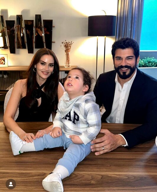 Fahriye Evcen oğlu və yoldaşı ilə yeni şəkillər paylaşıb- FOTOLAR