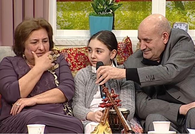 Ramiz Əzizbəyli nəvəsi ilə FOTOLAR