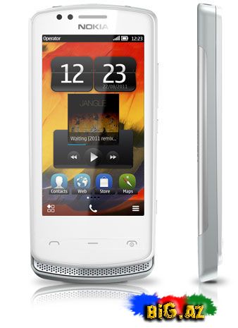 Nokia 700 Smartfonu – Dünyanın Ən Yığcam Taçfonu