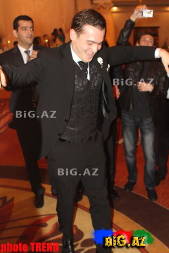 Emil Bədəlov ilin toyunu çaldırdı (Foto)