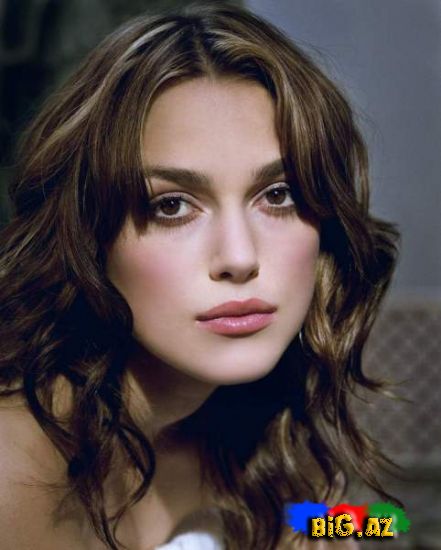 Keira Knightley gözəl siması ilə çoxlu fanat toplayır