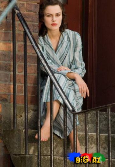 Keira Knightley gözəl siması ilə çoxlu fanat toplayır