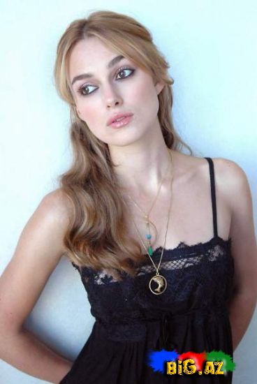 Keira Knightley gözəl siması ilə çoxlu fanat toplayır