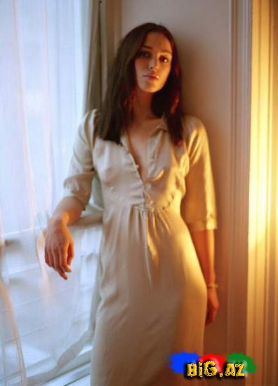 Keira Knightley gözəl siması ilə çoxlu fanat toplayır