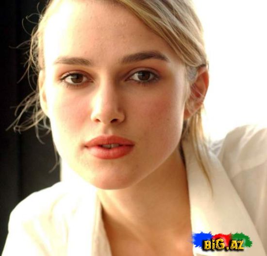 Keira Knightley gözəl siması ilə çoxlu fanat toplayır