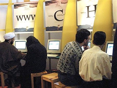 İranda internet-klublar nəzarətə götürülüb