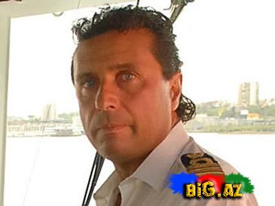 Gəmi batanda kapitan bu qızla əylənirmiş? - FOTO