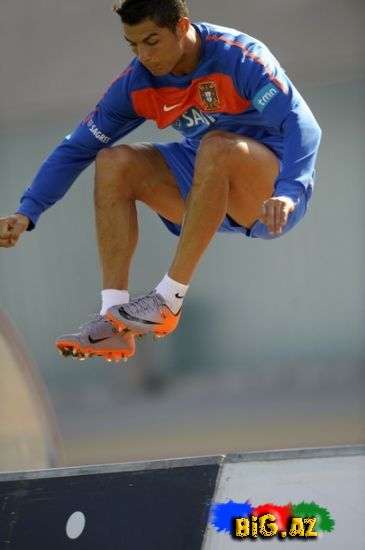 Kriştiano Ronaldo (CR7) / Cristiano Ronaldo / Криштиану Роналду (Foto & Video)