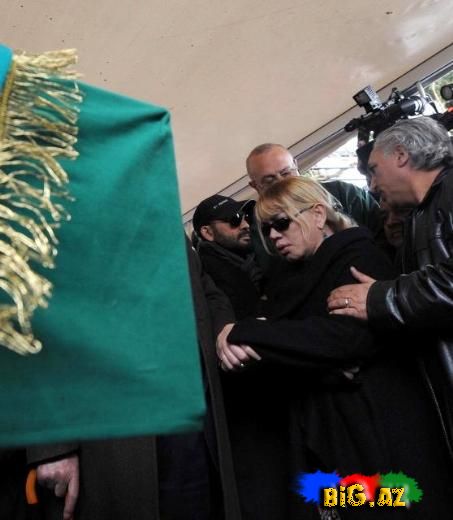 Meral Okay son mənzilə yola salındı (Fotolar)