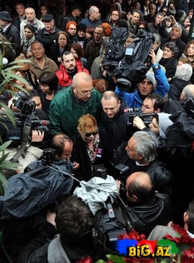 Meral Okay son mənzilə yola salındı (Fotolar)