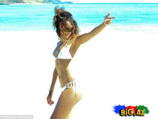Rihanna Havay adalarında tətildə (Fotolar)