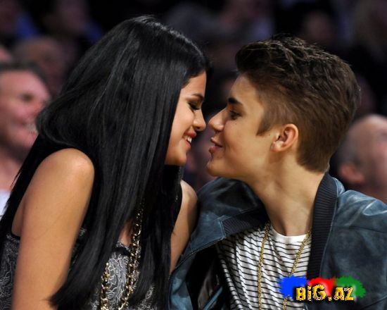 Justin Bieber və Selena Gomez dodaq-dodağa