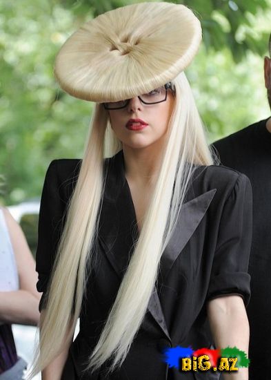 Lady Gaganın paltarları satılır 