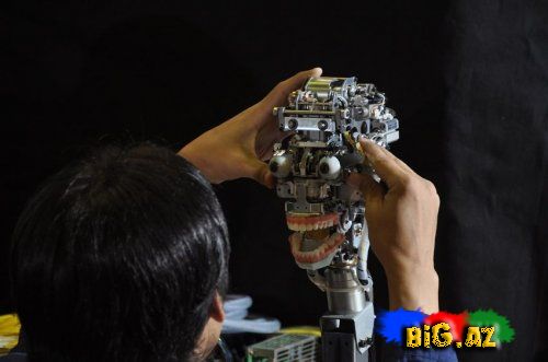 Honkonqda Geminoid adlı robot qız konsert verib (Fotolar)
