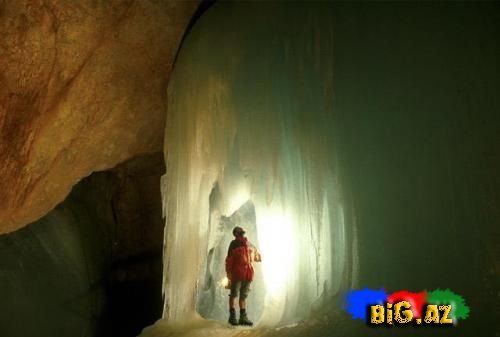 Aysrizenvelt - dünyada ən böyük buzlu mağarasıdır (Foto)