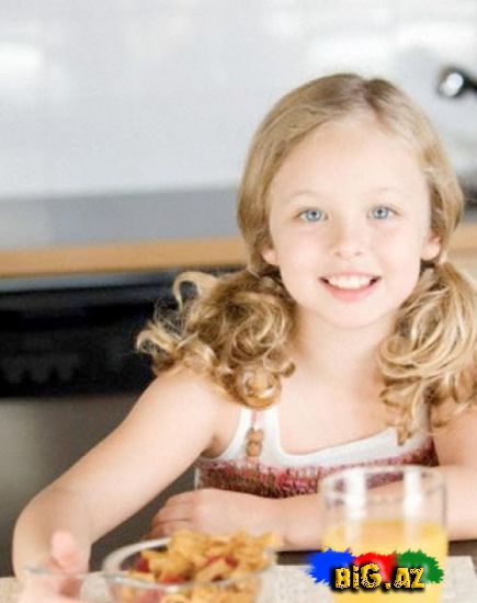 Uşaqların mütləq yeməsi lazım olan 10 əhəmiyyətli yemək (Siyahı)