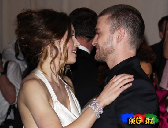 Jessica və Timberlake nişanlandı